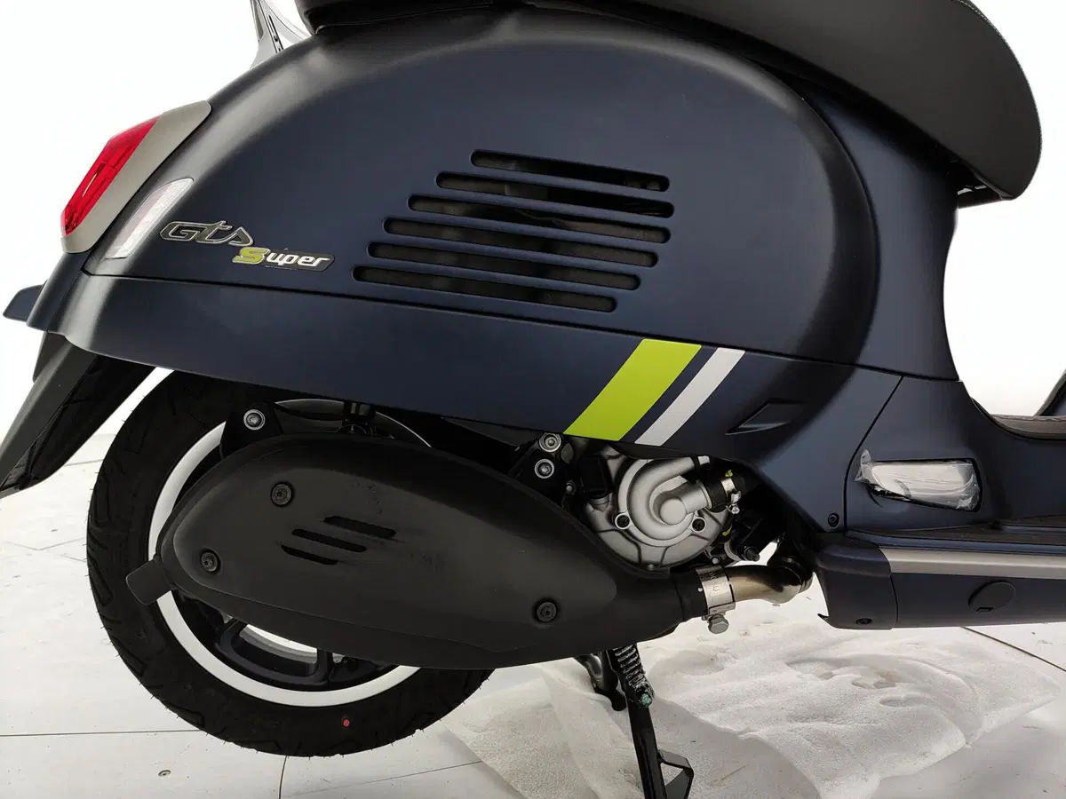 Vespa GTS 300 (2023 - 24) (10)