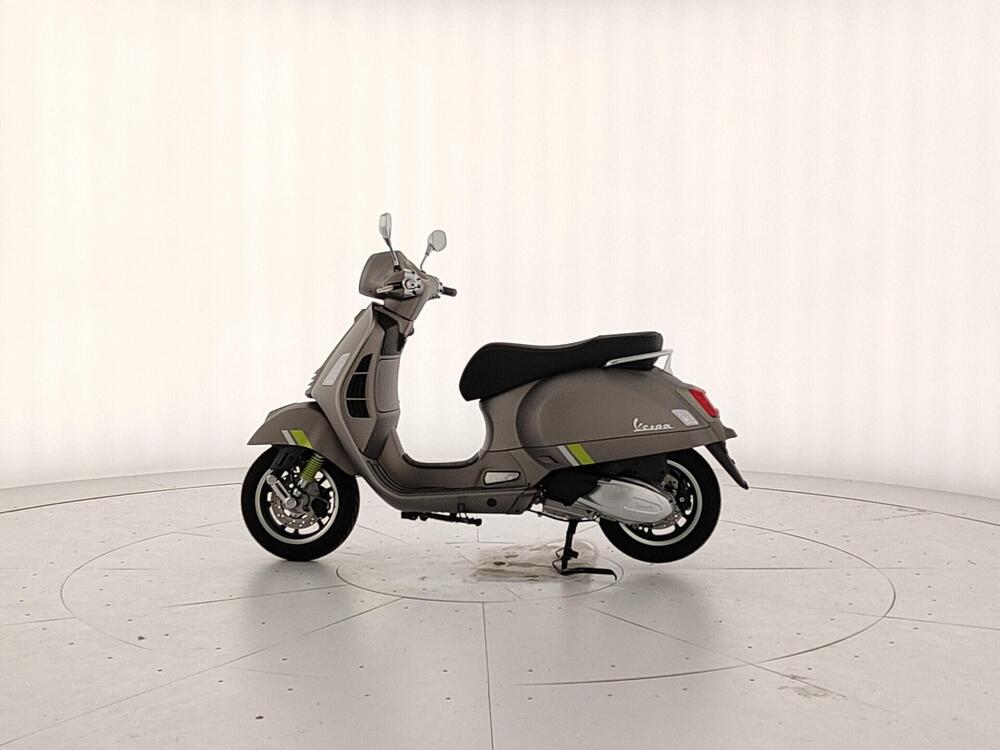 Vespa GTS 300 ABS (2014 - 16) (2)