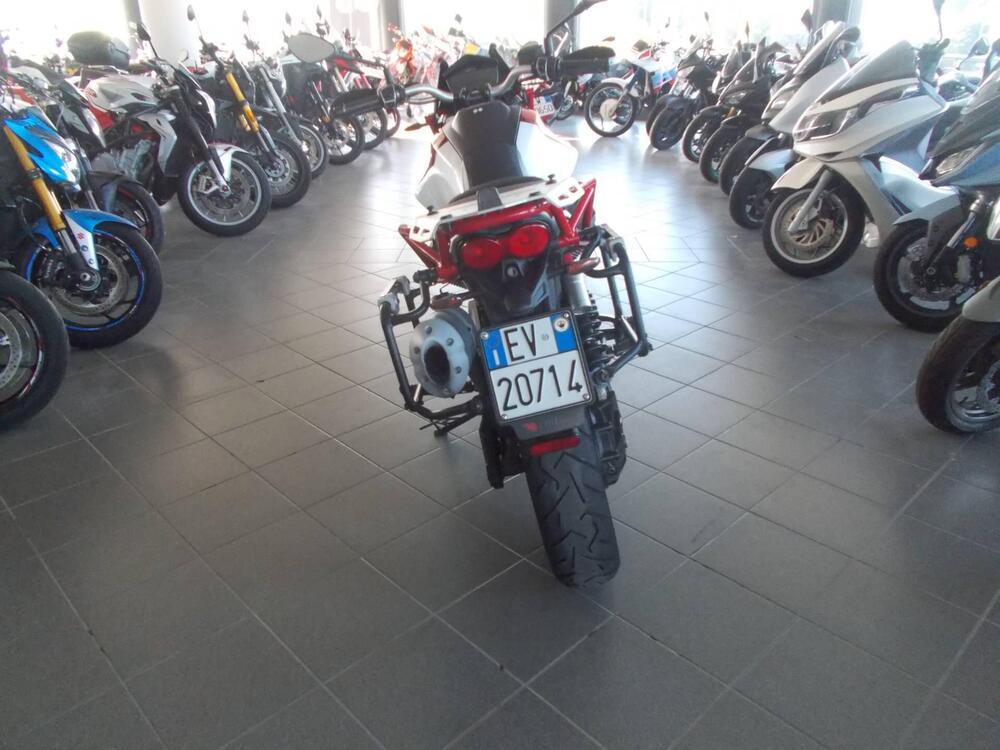 Moto Guzzi V85 TT Evocative Graphics (2021 - 23) (4)