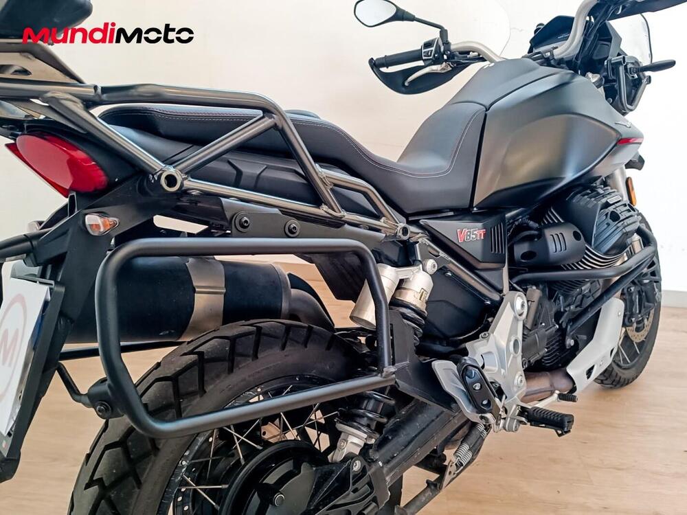 Moto Guzzi V85 TT (2024 - 25) (4)