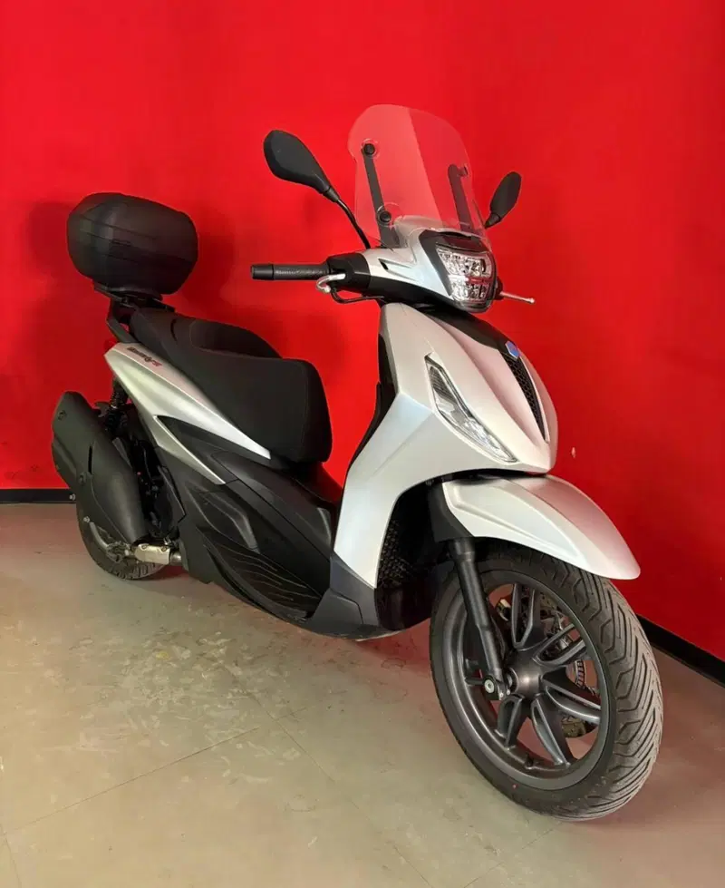 Piaggio Beverly 400 S ABS-ASR (2021 - 24) (2)