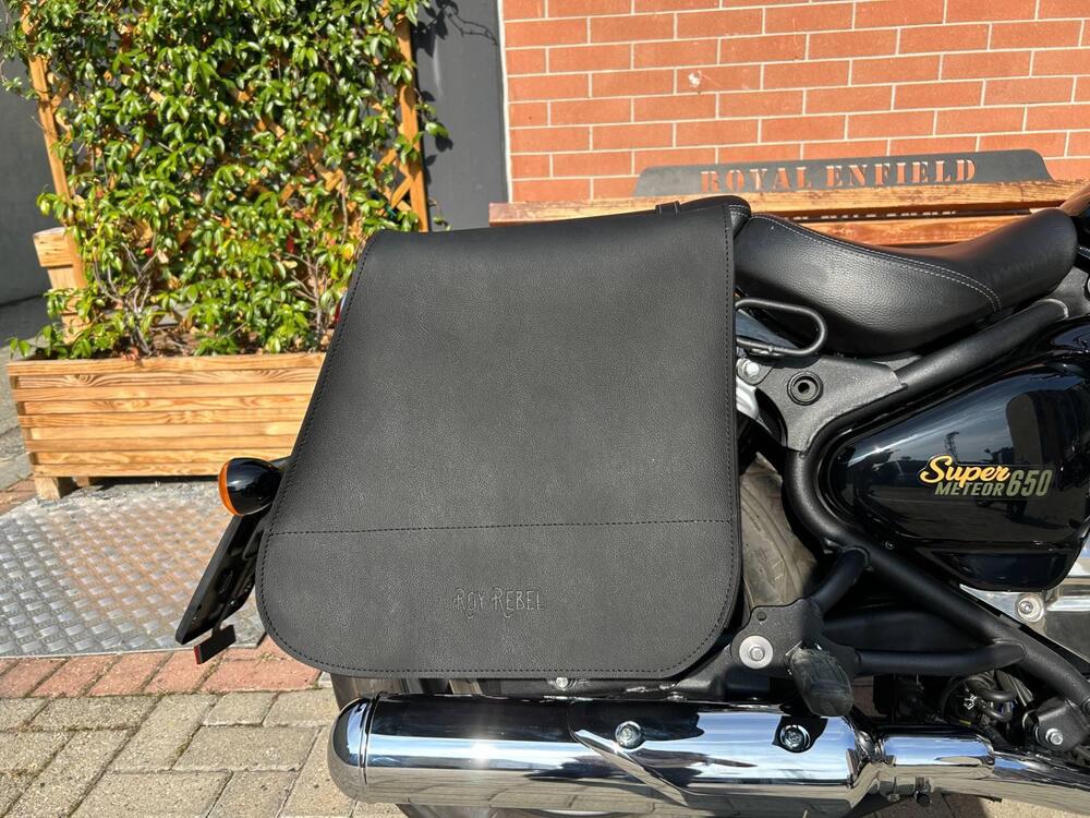 Royal Enfield Super Meteor 650 (2023 - 25) (4)