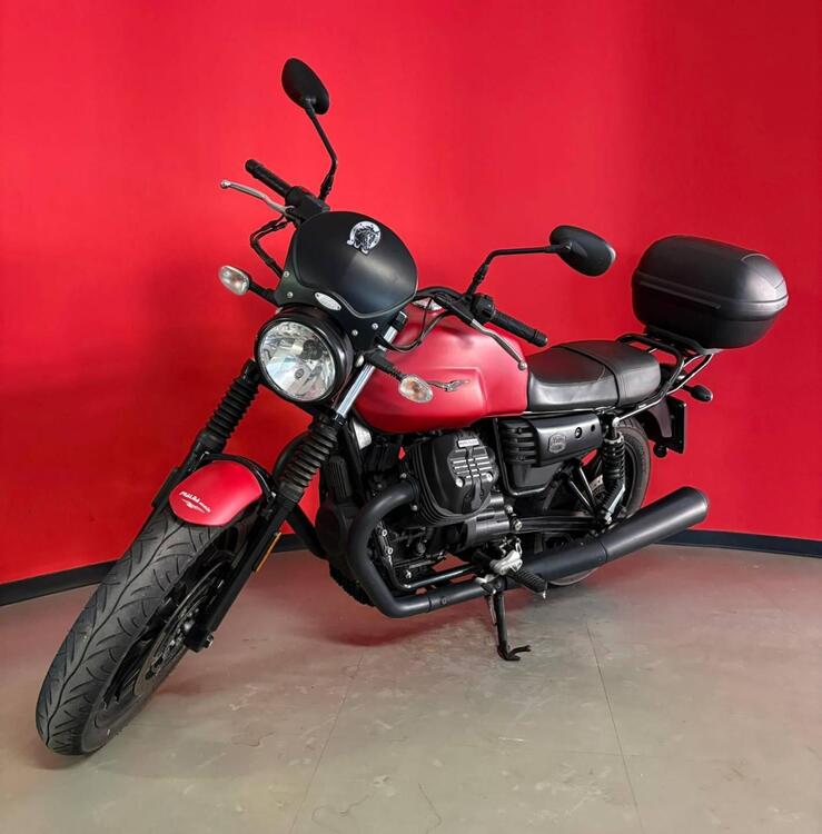Moto Guzzi V7 III Stone (2017 - 20) (4)
