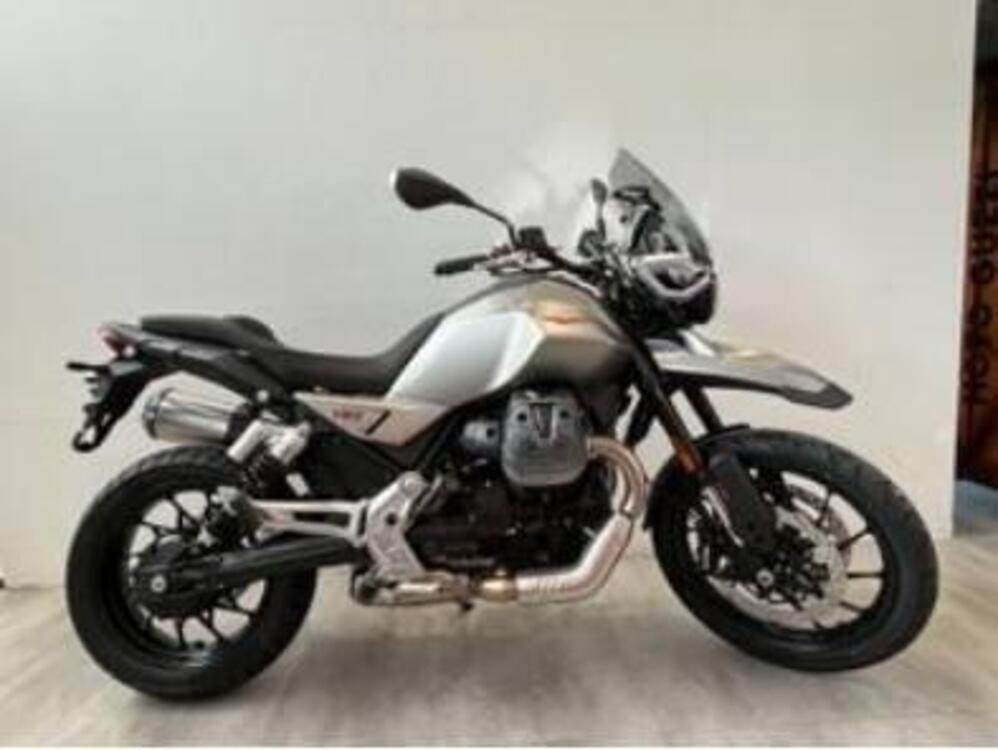 Moto Guzzi V85 Strada (2024 - 25)