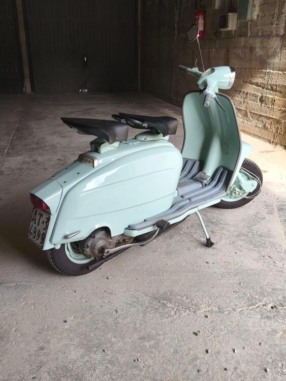 Innocenti Lambretta 125 (2)
