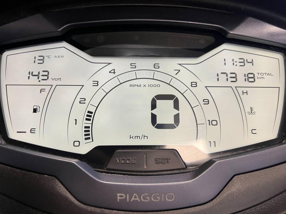 Piaggio Beverly 300 S ABS-ASR (2021 - 25) (4)