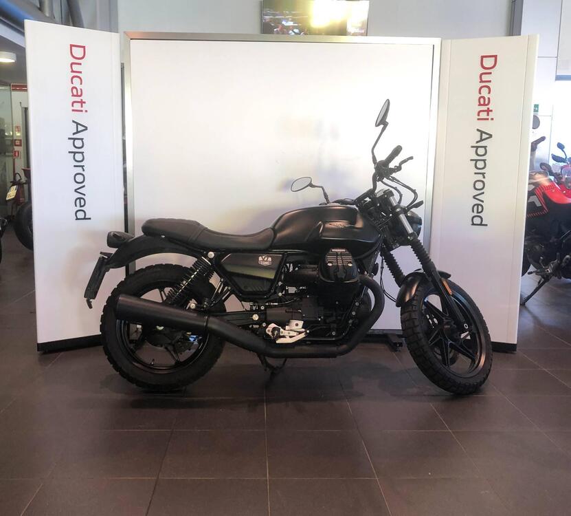 Moto Guzzi V7 Stone (2021 - 24)