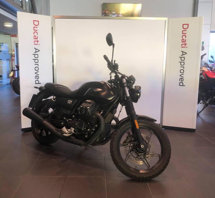 Moto Guzzi V7 Stone (2021 - 24) (2)