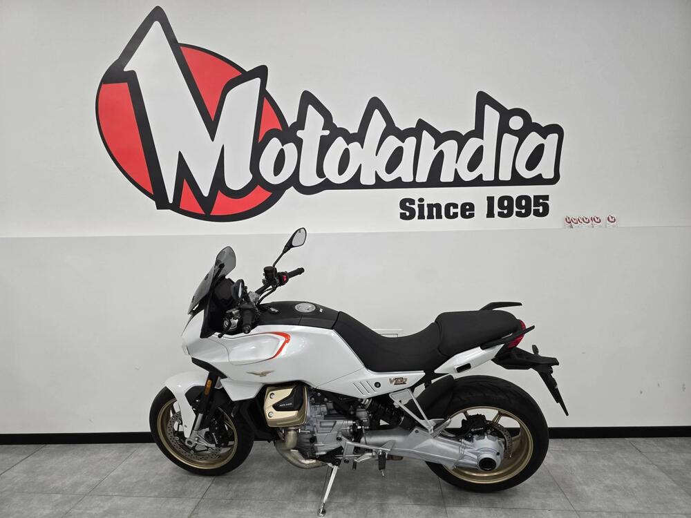 Moto Guzzi V100 Mandello (2022 - 24) (2)