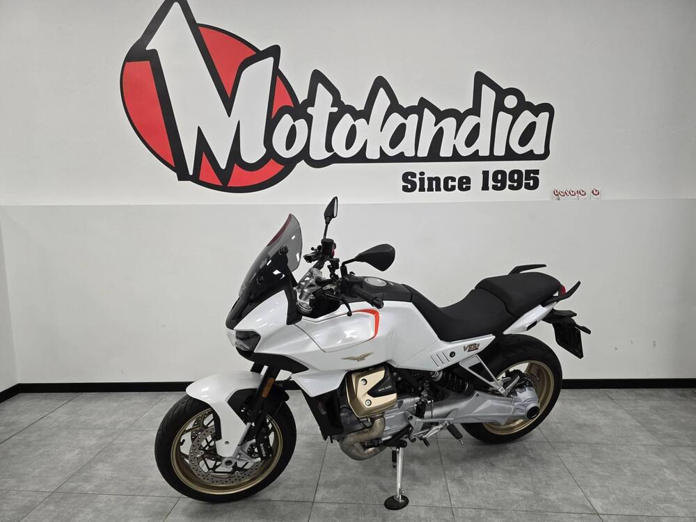 Moto Guzzi V100 Mandello (2022 - 24) (3)
