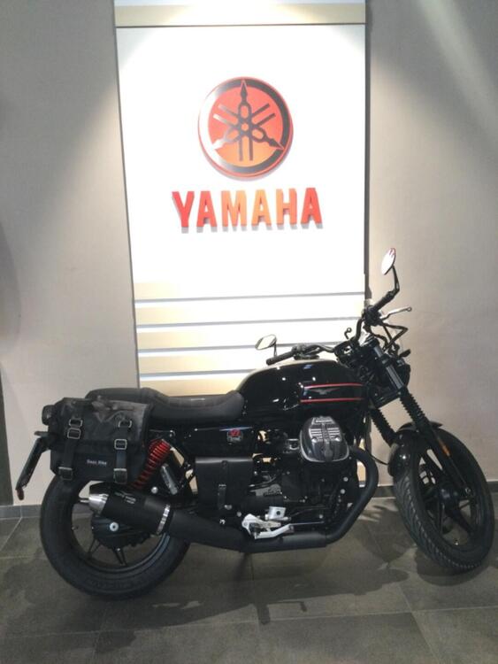 Moto Guzzi V7 Stone Special Edition (2022 - 25)