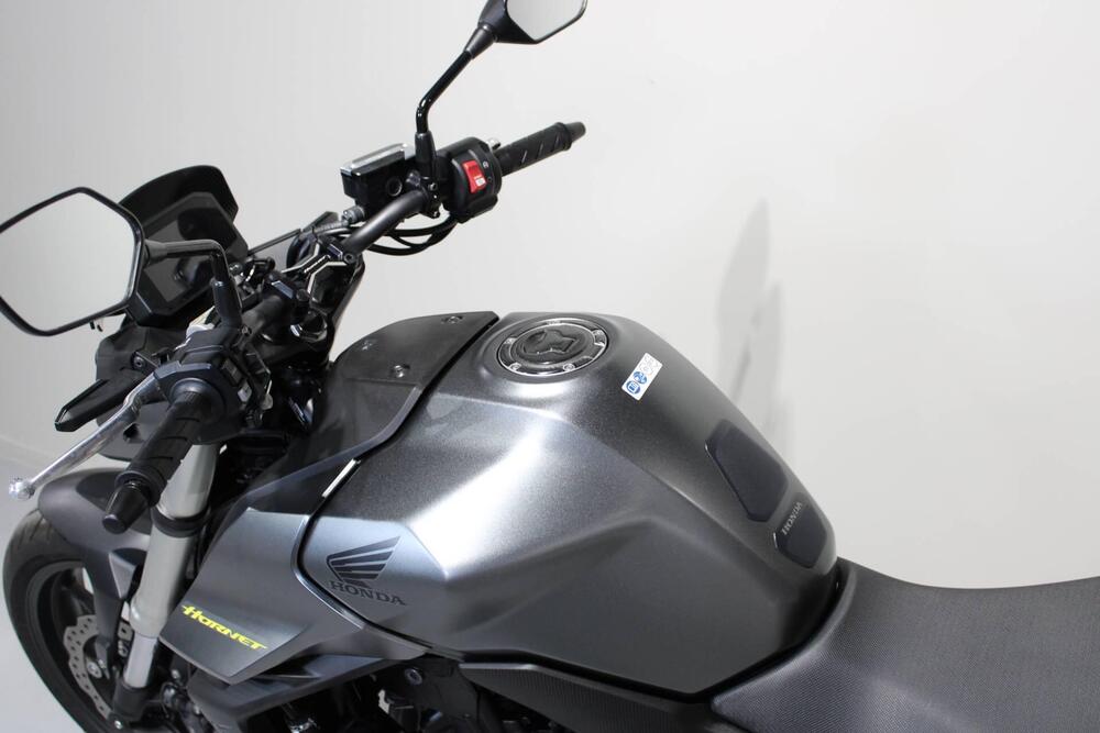 Honda CB 750 Hornet (2023 - 24) (5)