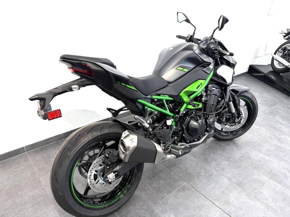 Kawasaki Z 900 (2025 - 26) (3)