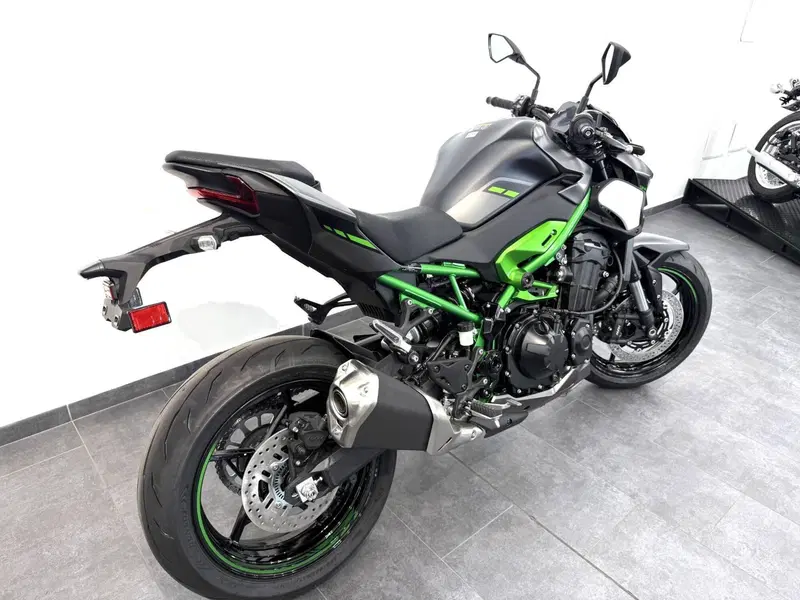Kawasaki Z 900 (2025 - 26) (3)