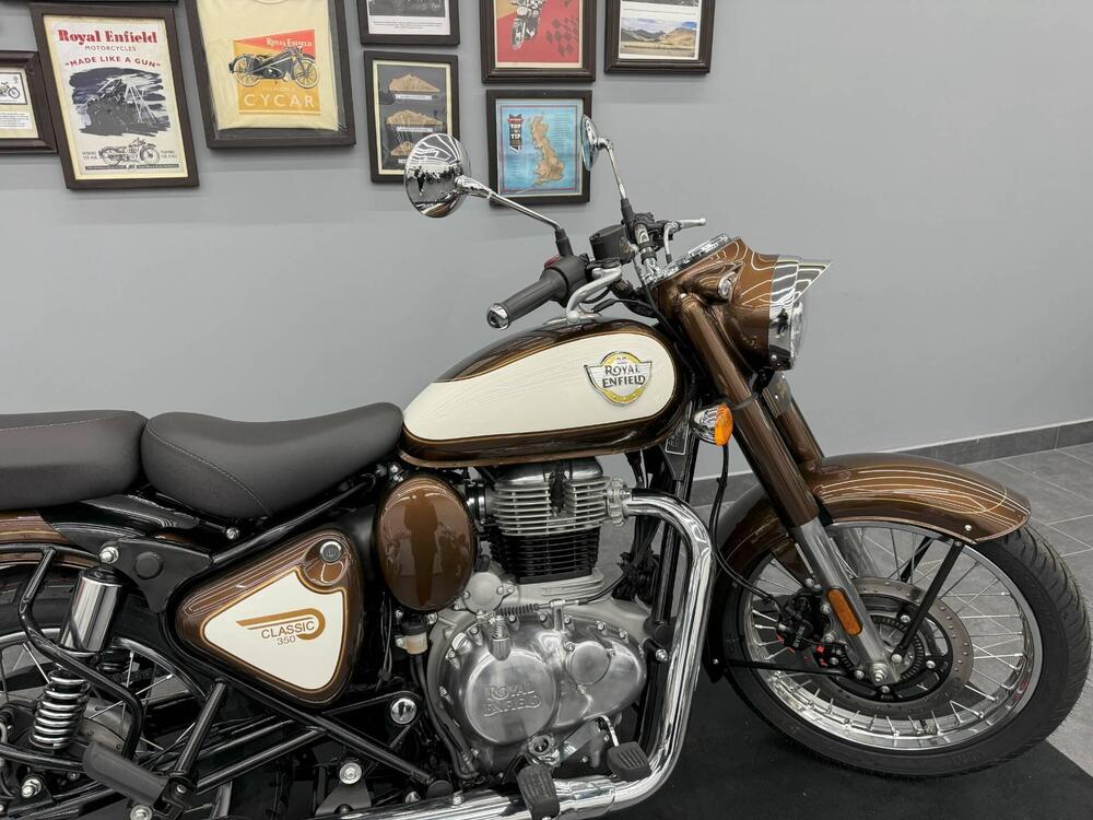 Royal Enfield Classic 350 (2021 - 25) (2)