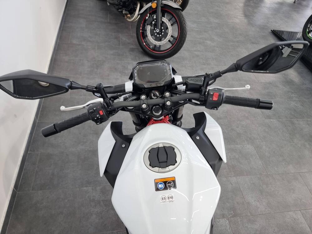 Kawasaki Z 500 SE (2024 - 26) (4)