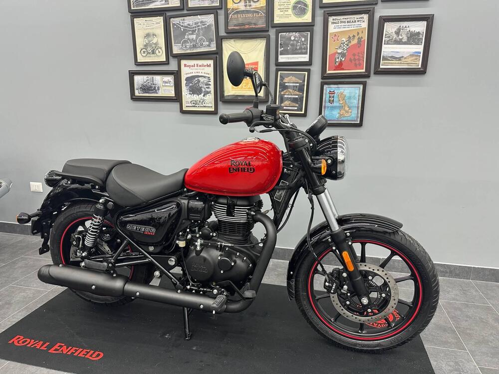 Royal Enfield Meteor 350 Fireball (2021 - 25) (4)