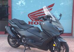 Yamaha T-Max 560 (2025) usata