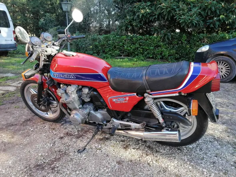 Honda Cb 900 bo0l d'or