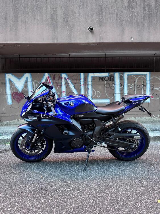 Yamaha YZF R7 (2021 - 25) (2)