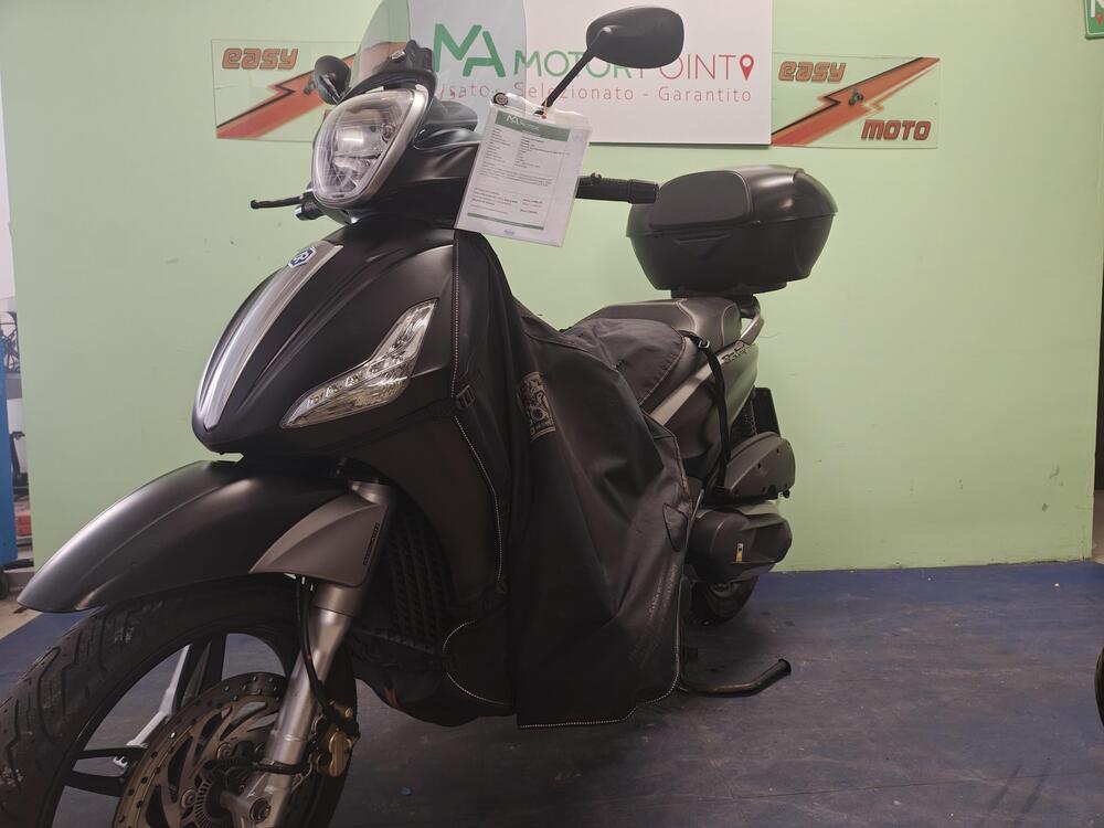 Piaggio Beverly 350 SportTouring ie ABS (2011 - 17) (2)