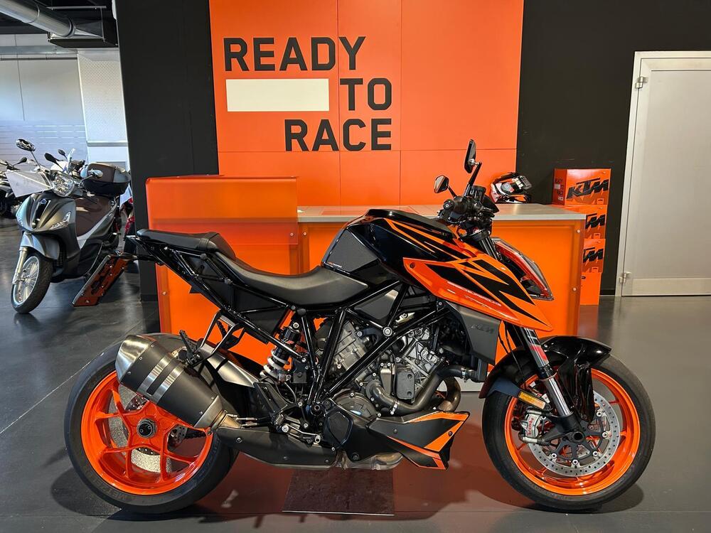 KTM 1290 Super Duke R (2019) (2)