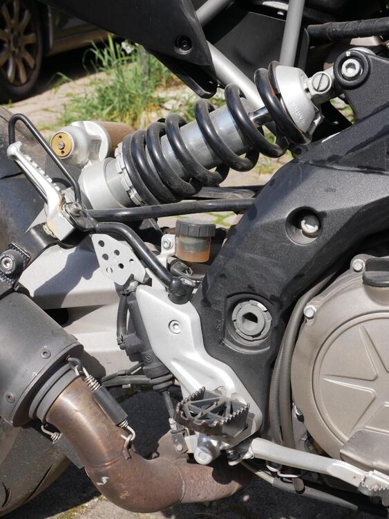 Aprilia Dorsoduro 750 Factory ABS (2010 - 13) (3)