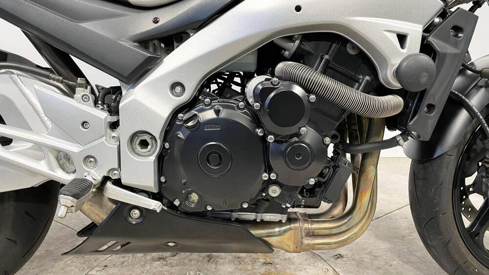 Suzuki GSR 600 (2006 - 11) (4)