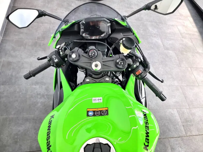 Kawasaki Ninja 636 ZX-6R (2024 - 26) (4)