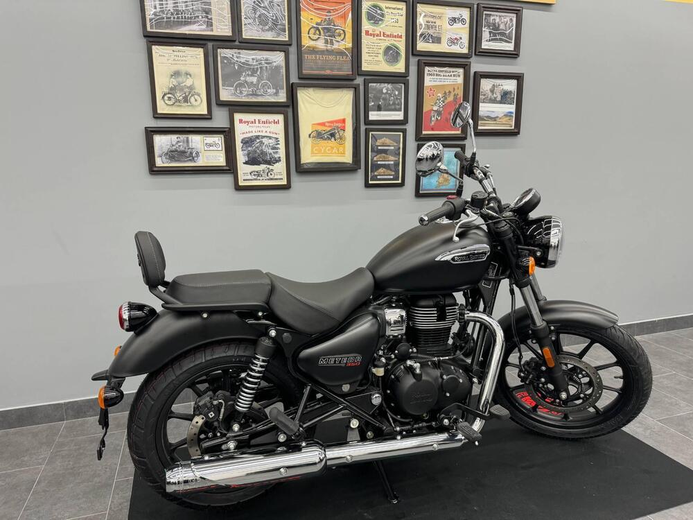 Royal Enfield Meteor 350 Stellar (2021 - 25) (3)