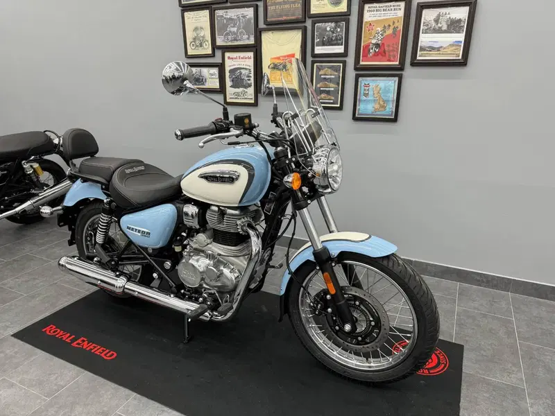 Royal Enfield Meteor 350 Aurora (2024 - 26) (2)