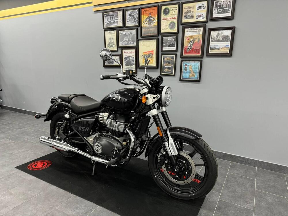 Royal Enfield Super Meteor 650 (2023 - 25) (3)