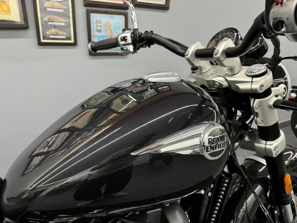 Royal Enfield Super Meteor 650 (2023 - 25) (5)