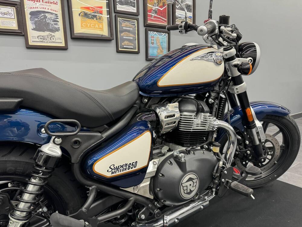 Royal Enfield Super Meteor 650 (2023 - 25) (4)