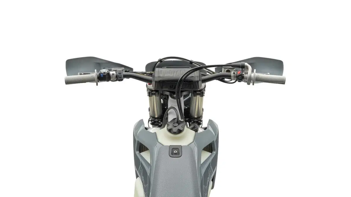 Husqvarna FE 350 FE 350 Pro (2026) (5)