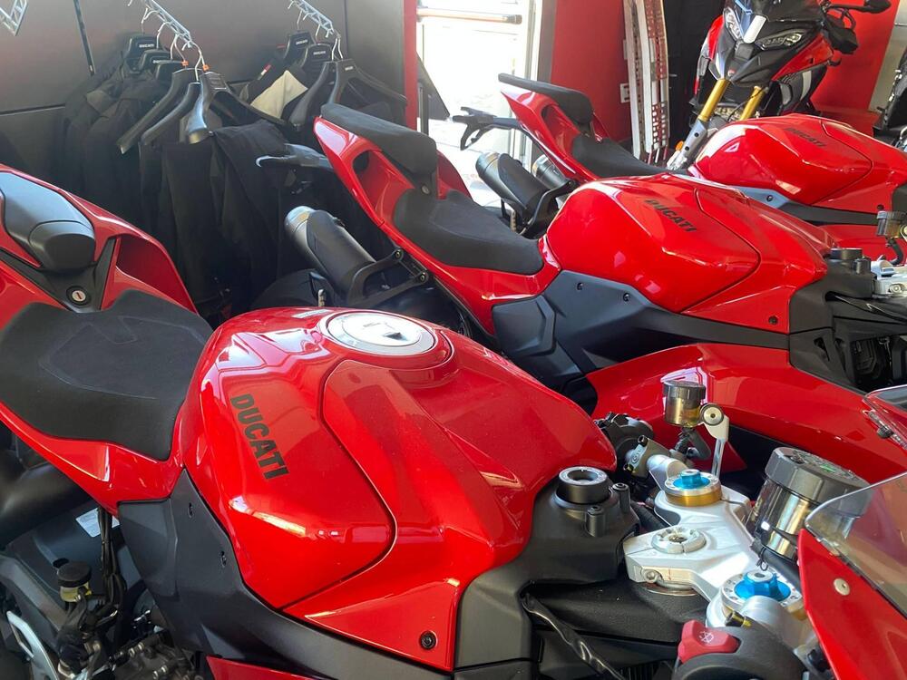 Ducati Panigale V2 S (2025) (3)