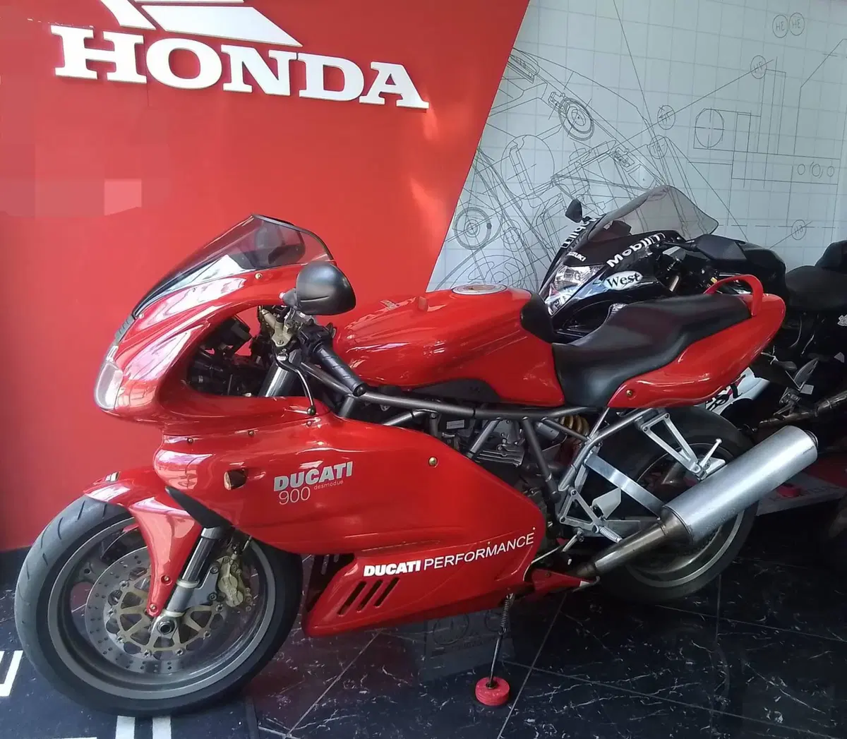 Ducati 900 SS (3)