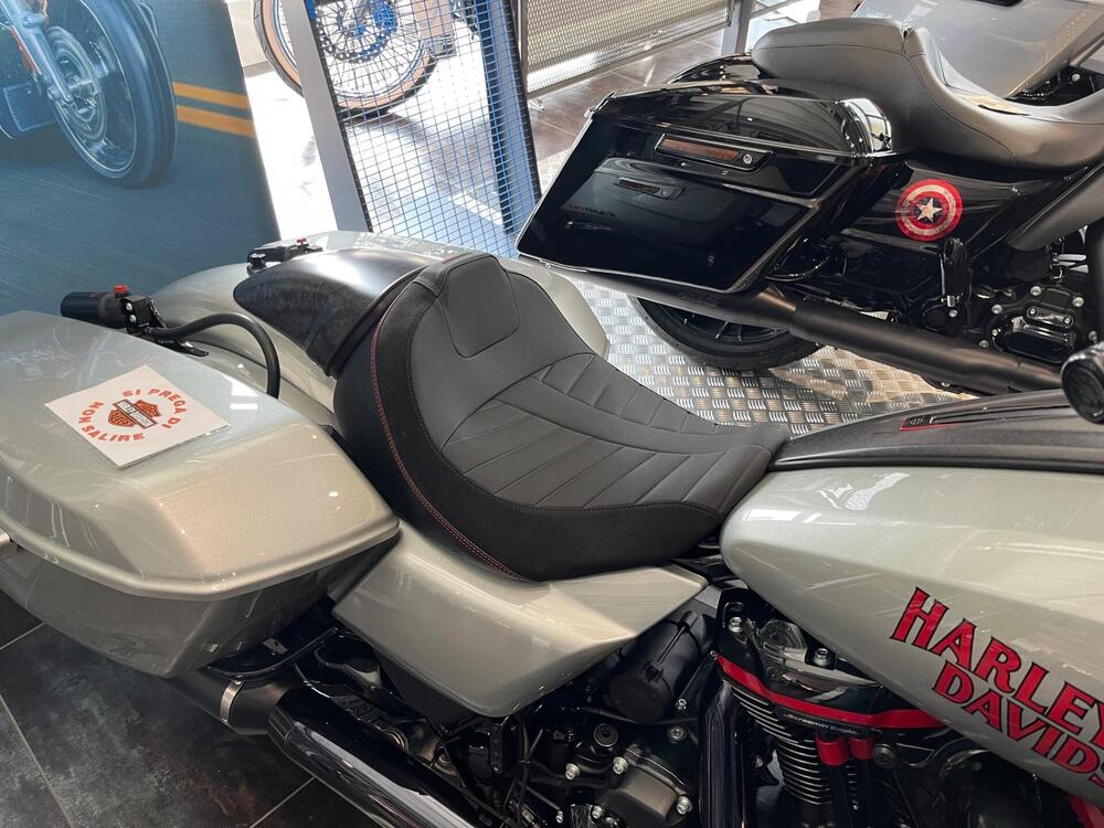 Harley-Davidson CVO Road Glide ST (2025) (5)