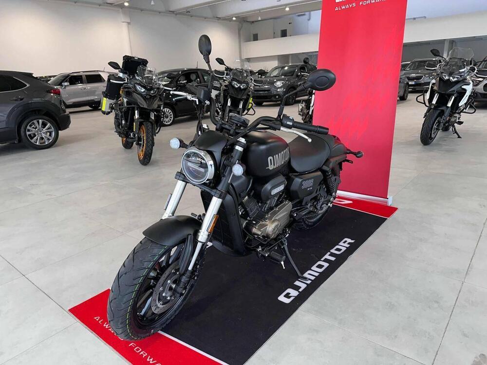 QJ Motor SRV 300 (2023 - 25)