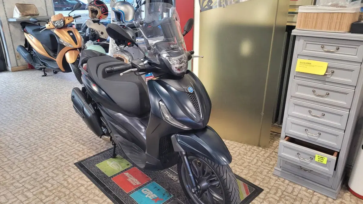 Piaggio Beverly 400 S ABS-ASR (2021 - 24) (2)