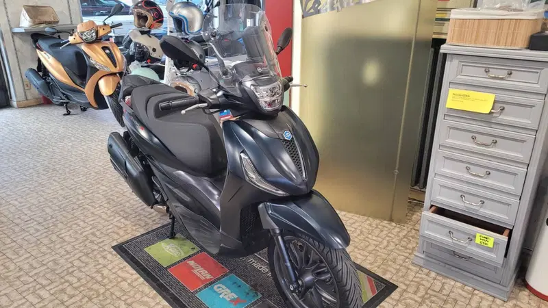 Piaggio Beverly 400 S ABS-ASR (2021 - 24) (2)