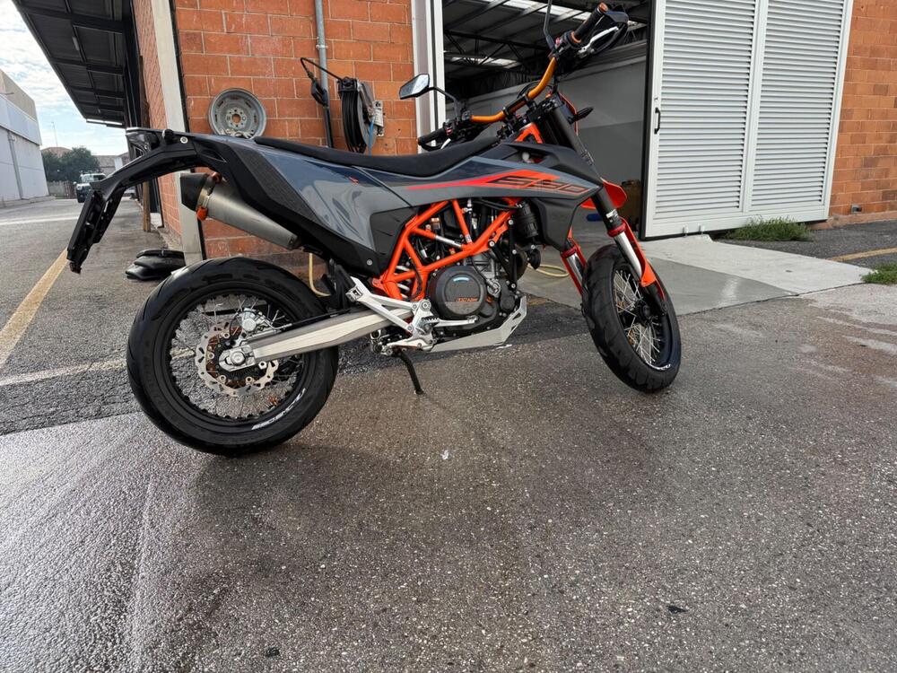 KTM 690 SMC R (2023 - 25) (4)