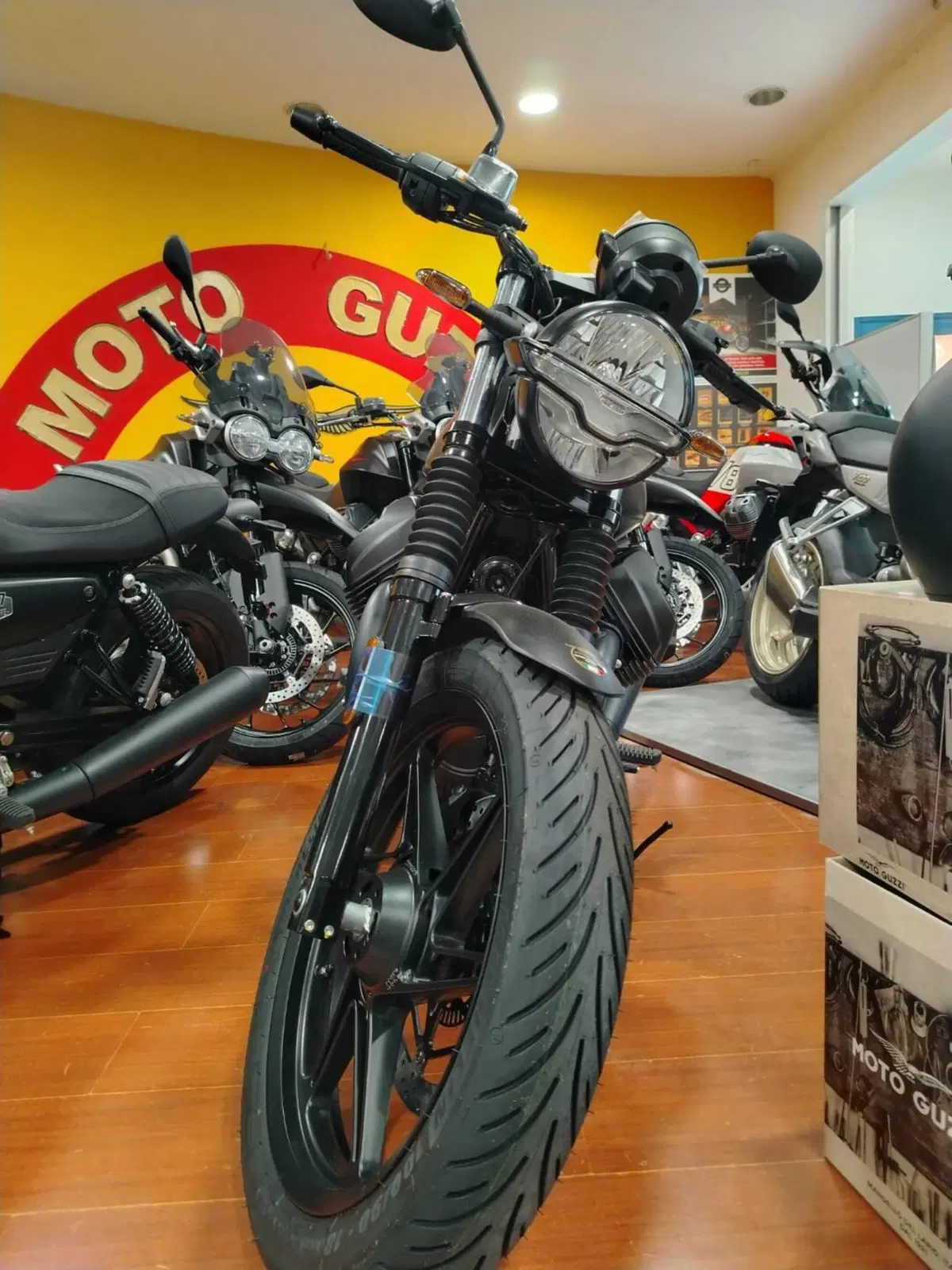 Moto Guzzi V7 Stone (2025 - 26)