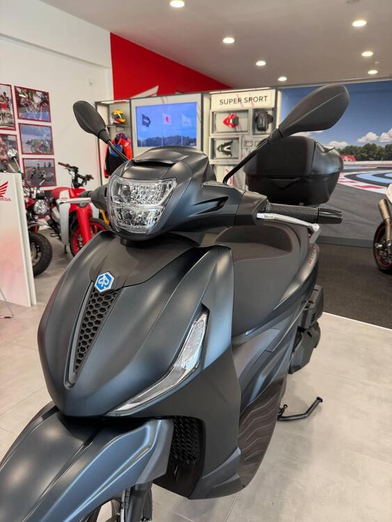 Piaggio Beverly 400 S ABS-ASR (2021 - 24) (2)