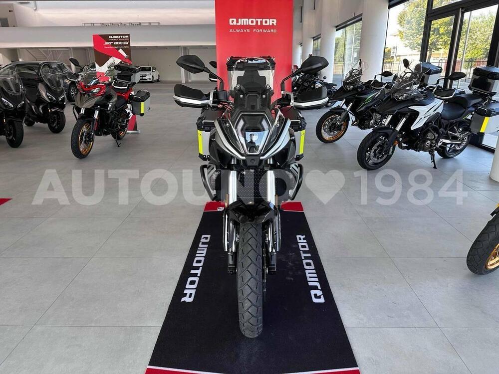 QJ Motor SRT 600 SX (2024 - 25) (4)