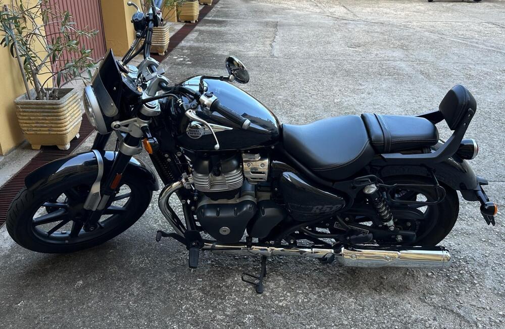 Royal Enfield Super Meteor 650 (2023 - 25) (3)