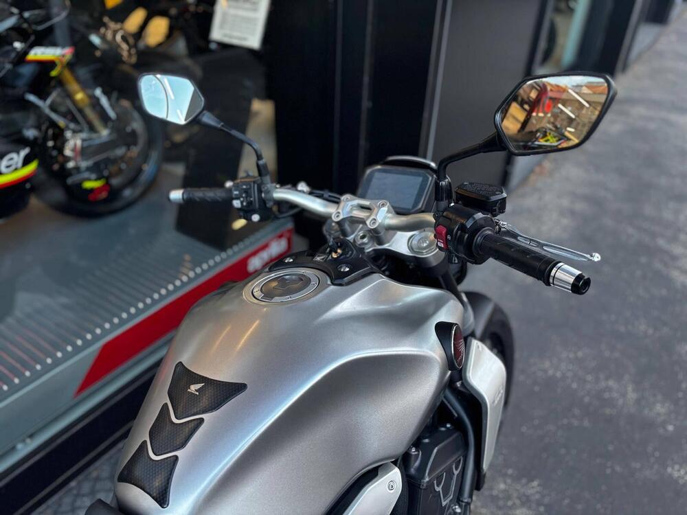 Honda CB 1000 R (2021 - 25) (5)