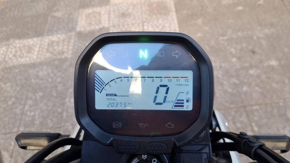 Voge Trofeo 300AC (2021 - 25) (3)