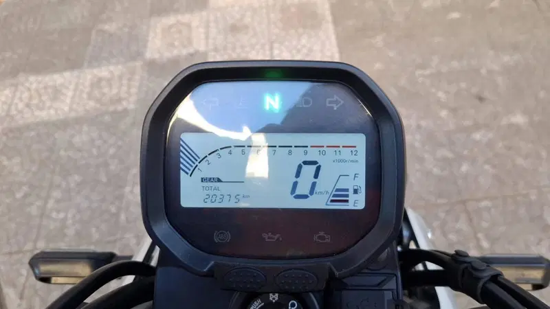 Voge Trofeo 300AC (2021 - 26) (3)