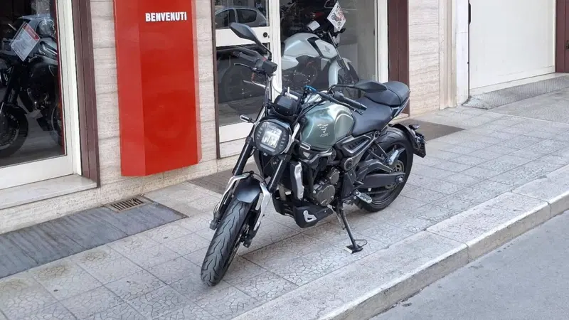 Voge Trofeo 300AC (2021 - 26) (7)